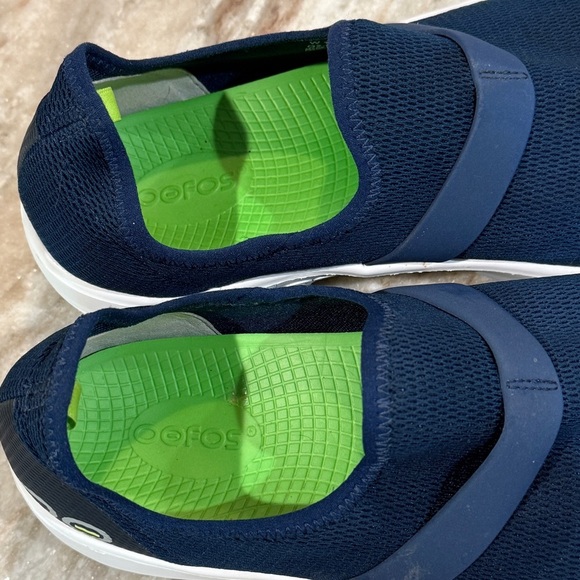 Women’s OOFOS OOmg Low- navy blue. Size 10 - Picture 7 of 13